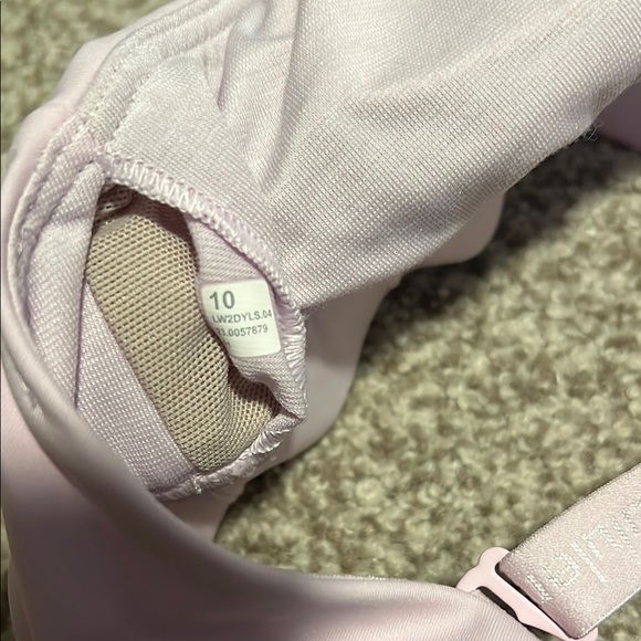 lululemon athletica Women's sports bra - Picture 6 of 6